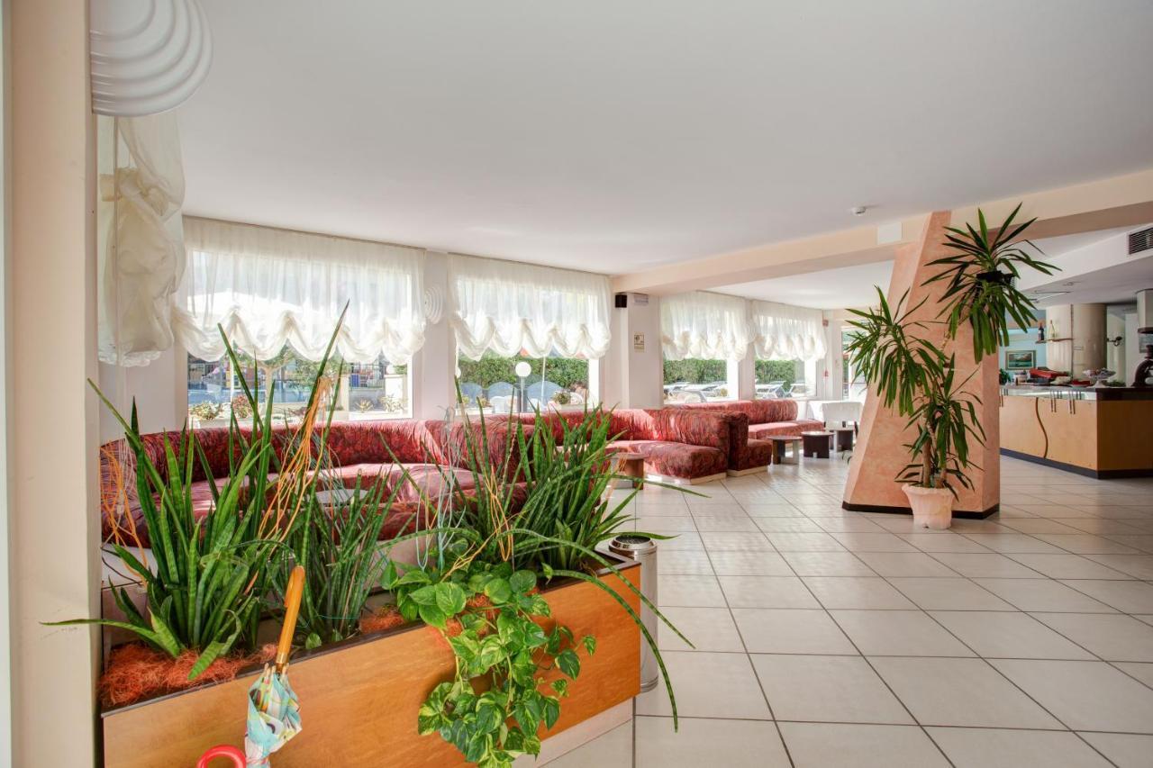 Hotel Everest Cervia Exterior foto